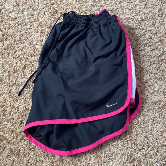 Nike Dri Fit Shorts - Picture 2 of 3